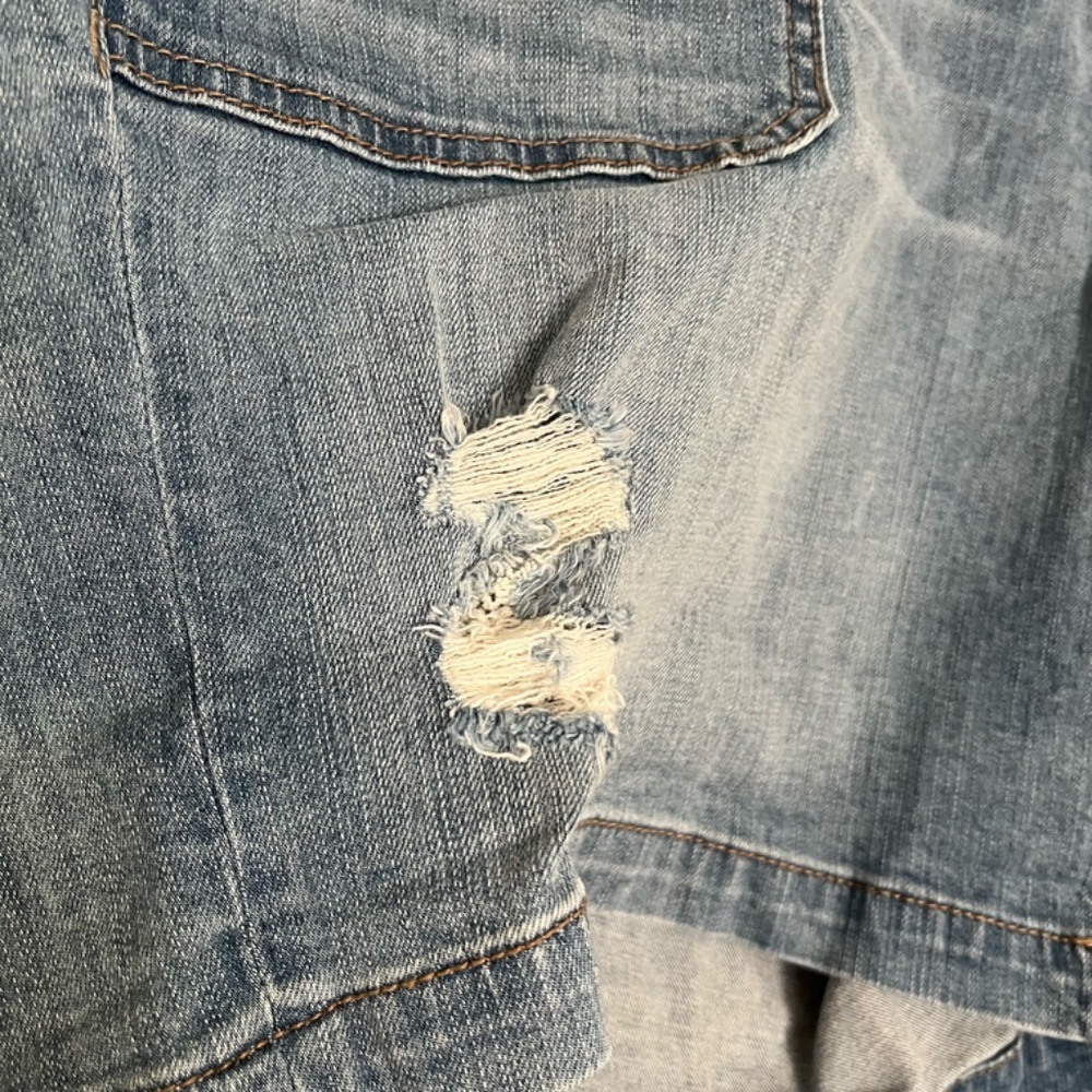 Torrid - 5 Inch Vintage Stretch Mid-Rise Blue Jean Short - Size 24 / 3x - Picture 7 of 9